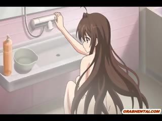 Skallet youth anime stående knullet en barmfager coed i den bad
