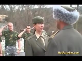 Militer kekasih mendapat tentara air mani